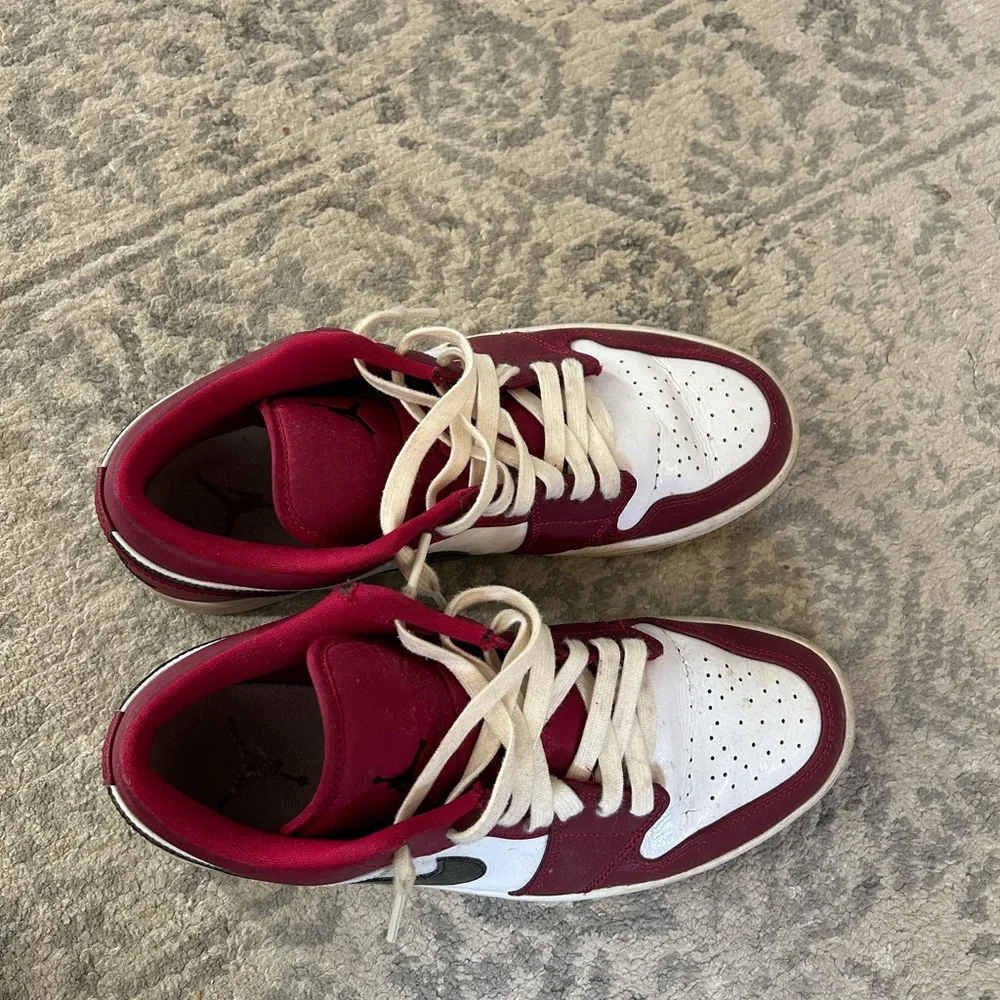 Jordan lows - Picture 2 of 5